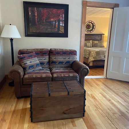 Tavern - Country Suite Newport Εξωτερικό φωτογραφία