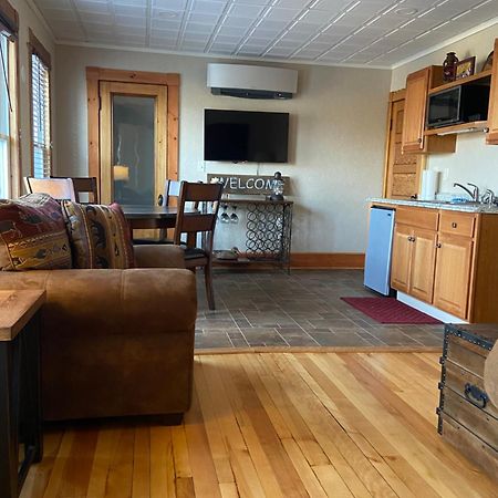 Tavern - Country Suite Newport Εξωτερικό φωτογραφία
