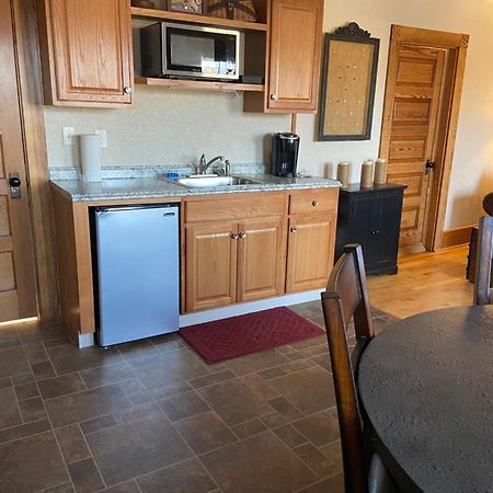 Tavern - Country Suite Newport Εξωτερικό φωτογραφία