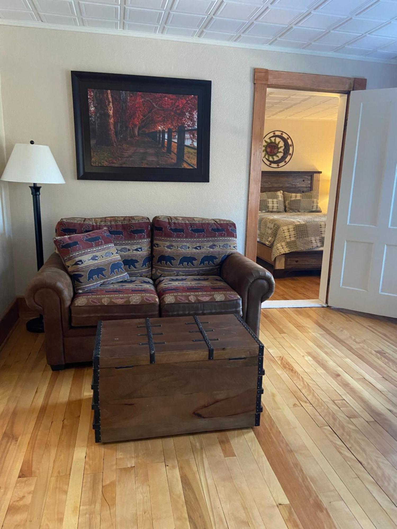 Tavern - Country Suite Newport Εξωτερικό φωτογραφία