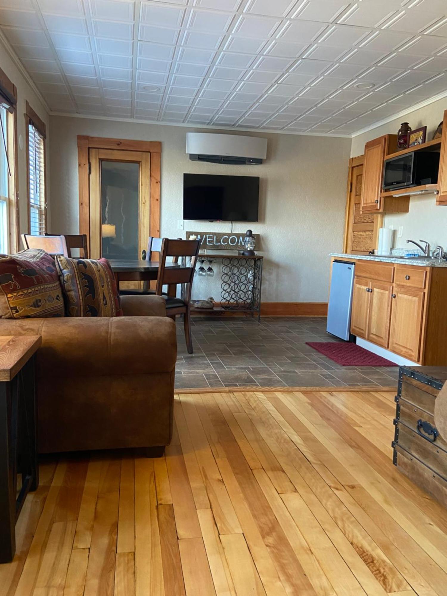 Tavern - Country Suite Newport Εξωτερικό φωτογραφία