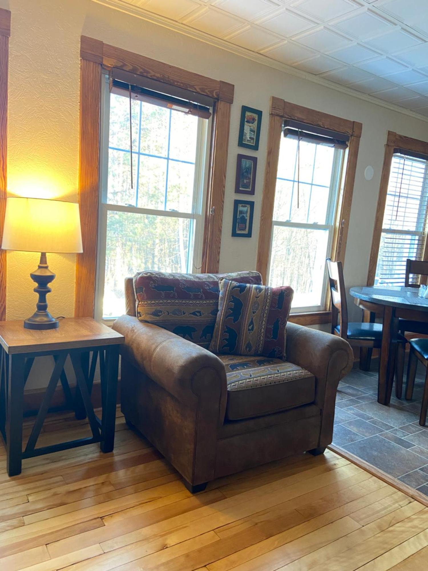 Tavern - Country Suite Newport Εξωτερικό φωτογραφία