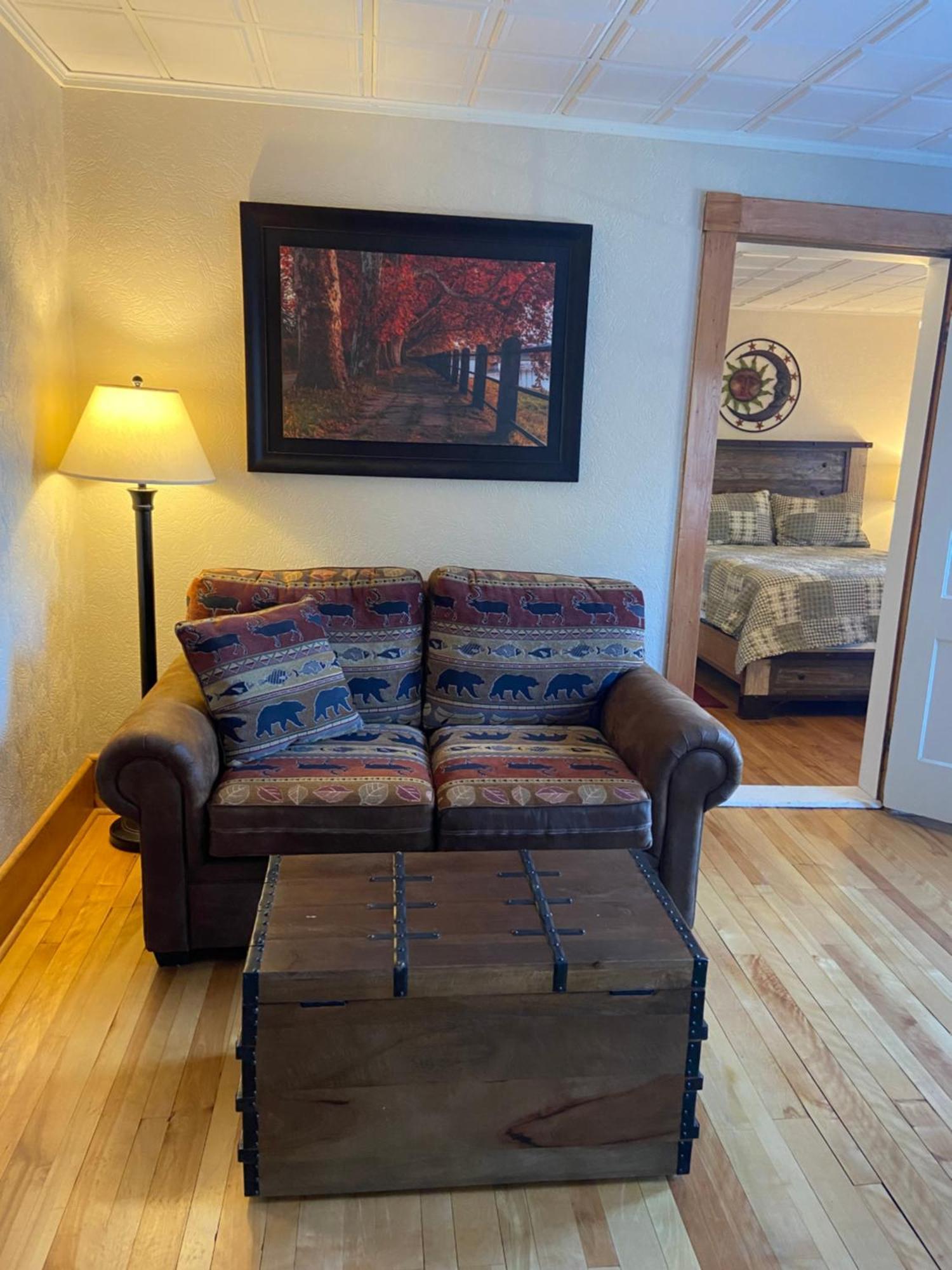 Tavern - Country Suite Newport Εξωτερικό φωτογραφία